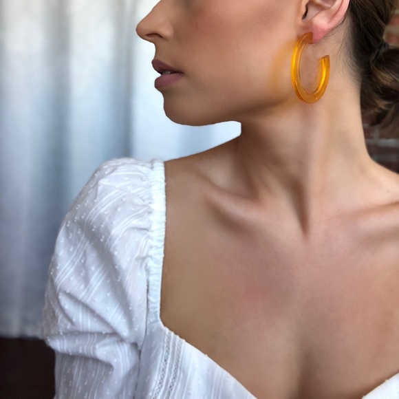 🆕Mira Mustard Yellow Marble Acrylic Lucite Hoops - Picture 2 of 6